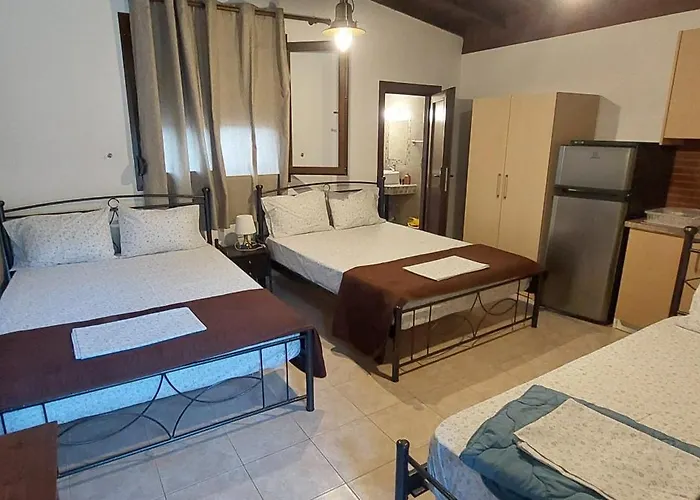 Dimitris - 4 *